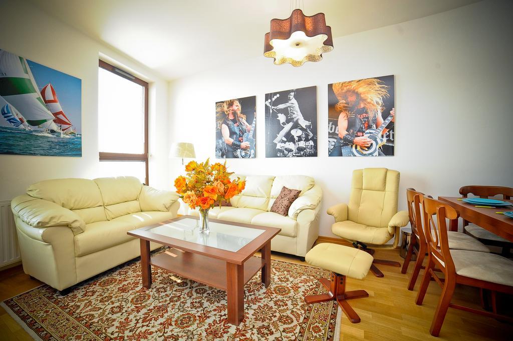 Luxury Rockefeller - Sea Towers Apartment กดิเนีย ห้อง รูปภาพ