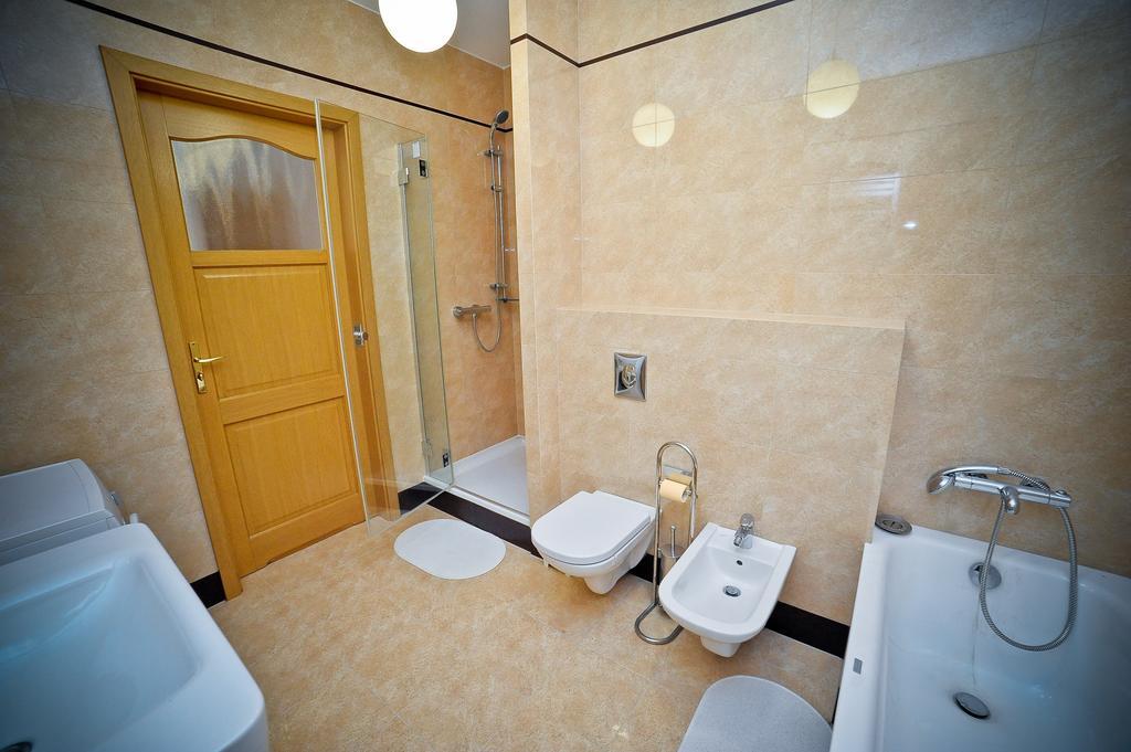 Luxury Rockefeller - Sea Towers Apartment กดิเนีย ห้อง รูปภาพ