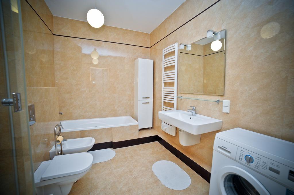 Luxury Rockefeller - Sea Towers Apartment กดิเนีย ห้อง รูปภาพ