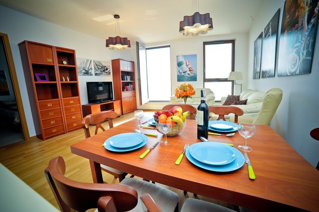 Luxury Rockefeller - Sea Towers Apartment กดิเนีย ห้อง รูปภาพ